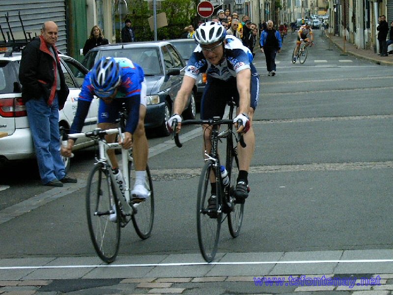 Recours  la photo finishpour l'arrive des 2